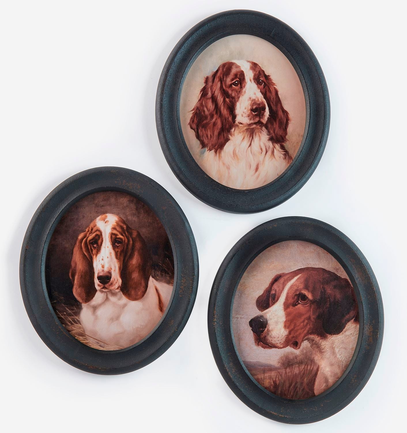OVAL FRAMED DOG WALL DECOR