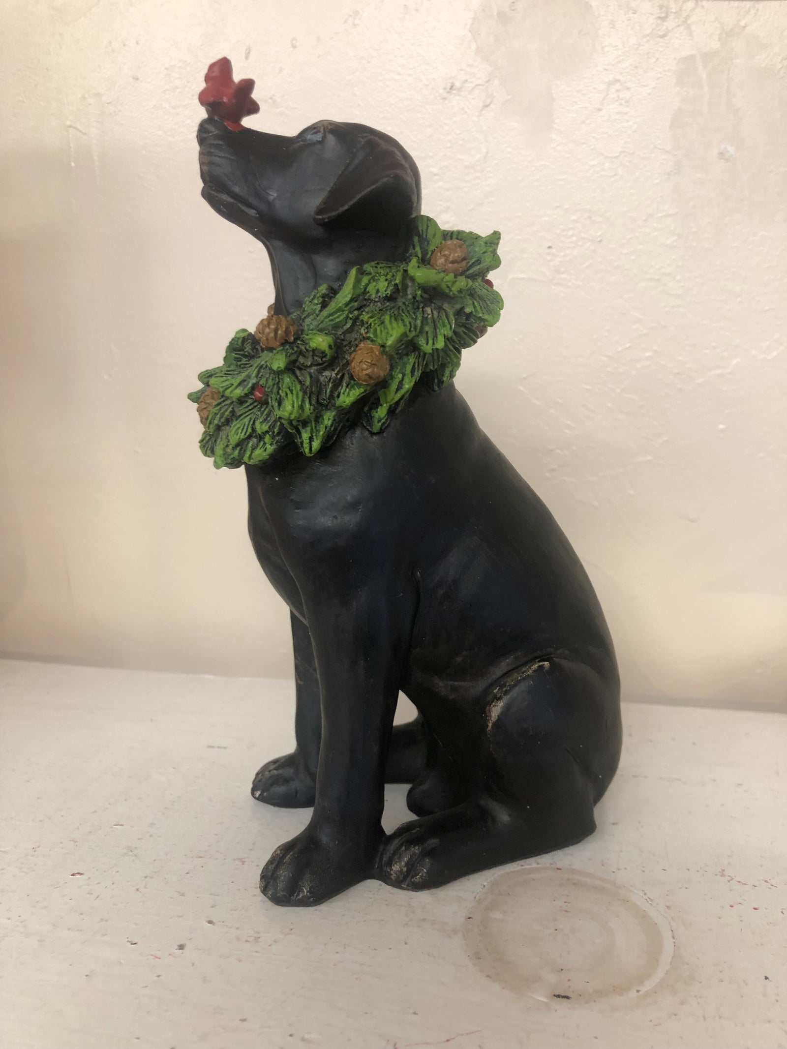 LABRADOR WITH WREATH & CARDINAL 8"H